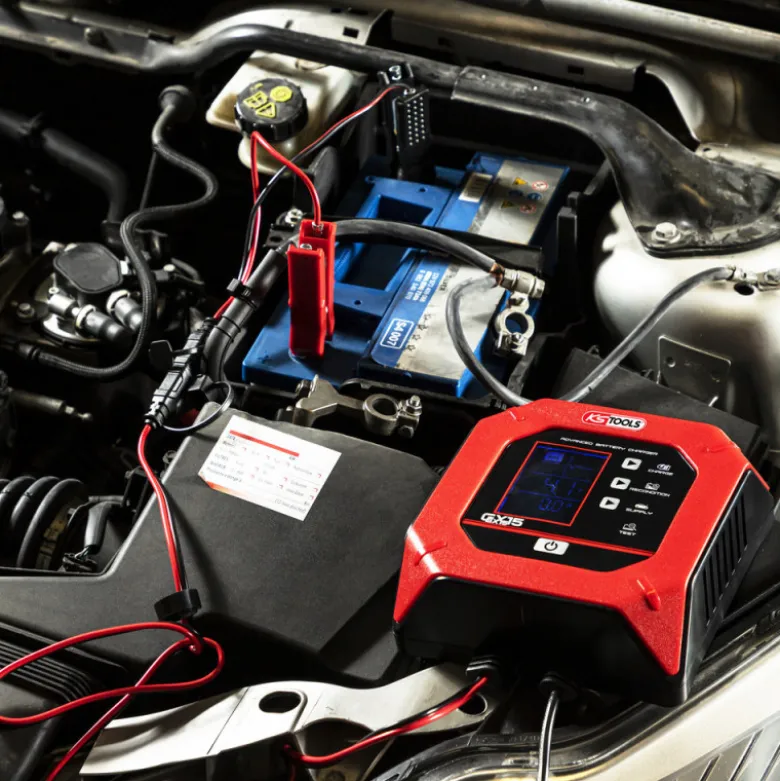Chargeur de batterie 12V KS TOOLS 550.1765