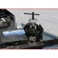 Extracteur à 2 bras pour cosses de batterie et bras d’essuie-glace KS TOOLS 700.1190