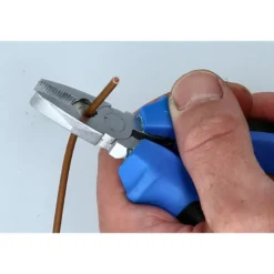 Pince électronique universelle L120mm BRILLIANT TOOLS - BT067601