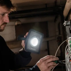 Projecteur de travail NOVA R 2000 Lumens LED SCANGRIP - 03.6201